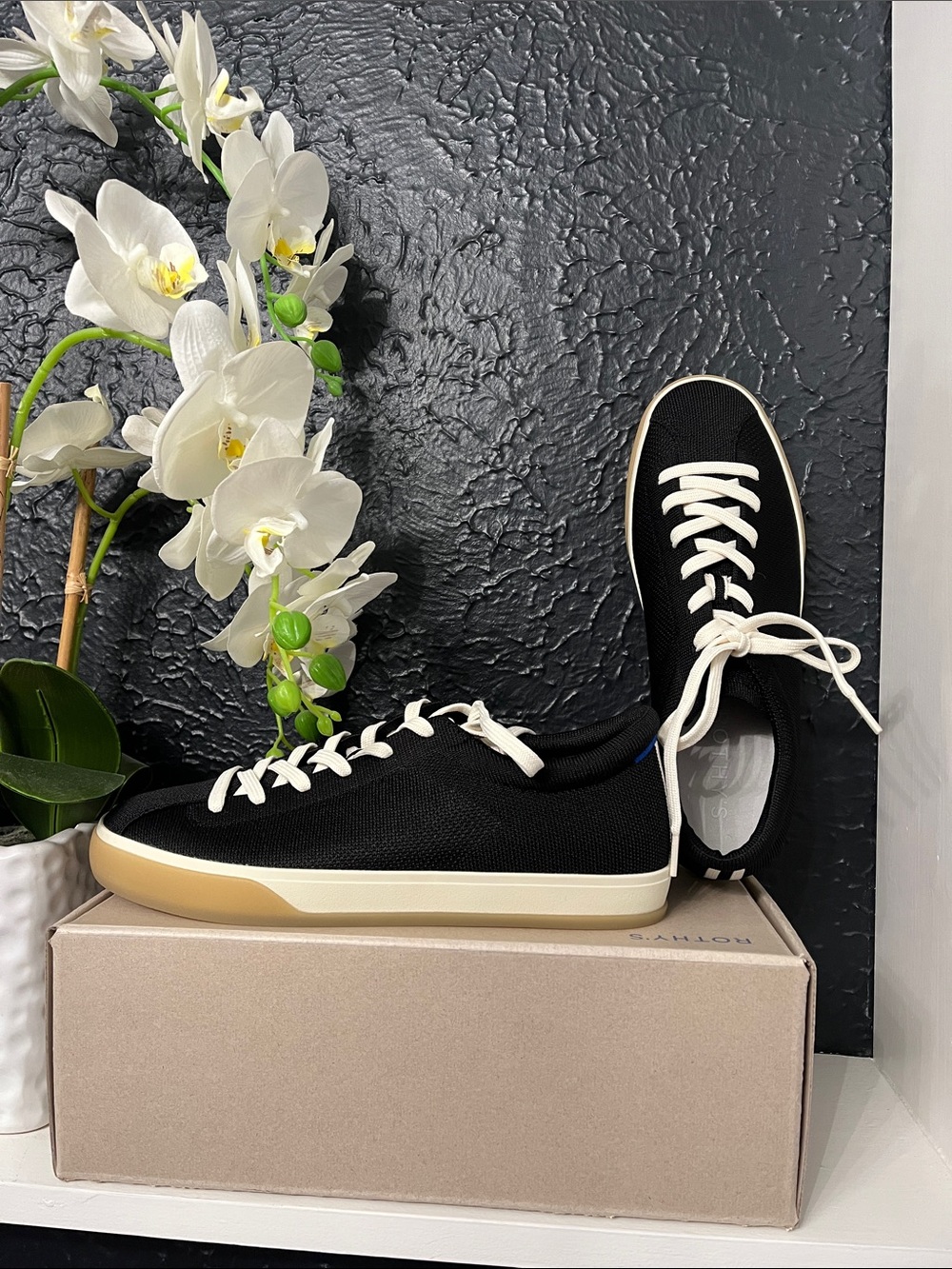 Rothy's Black Knit Lace-Up Sneakers with Cream Laces Wom 10.5